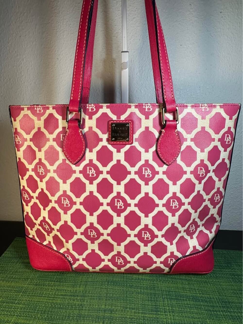 Dooney & Bourke Richmond Sanibel Shopper Tote – Hot Pink & White